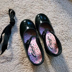 Capezio tap shoes